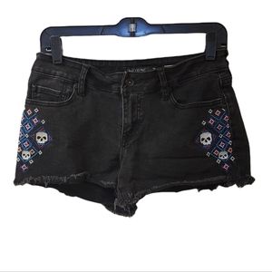 Blackheart Low Rise Black Jean Shorts Size 7